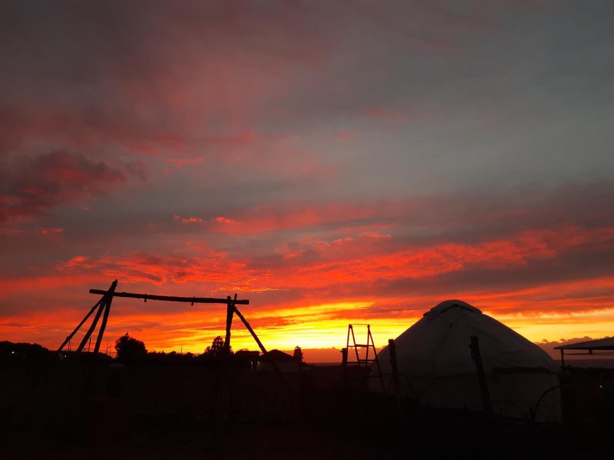 מלון Bokonbayevo Yurt Camp Sonun מראה חיצוני תמונה