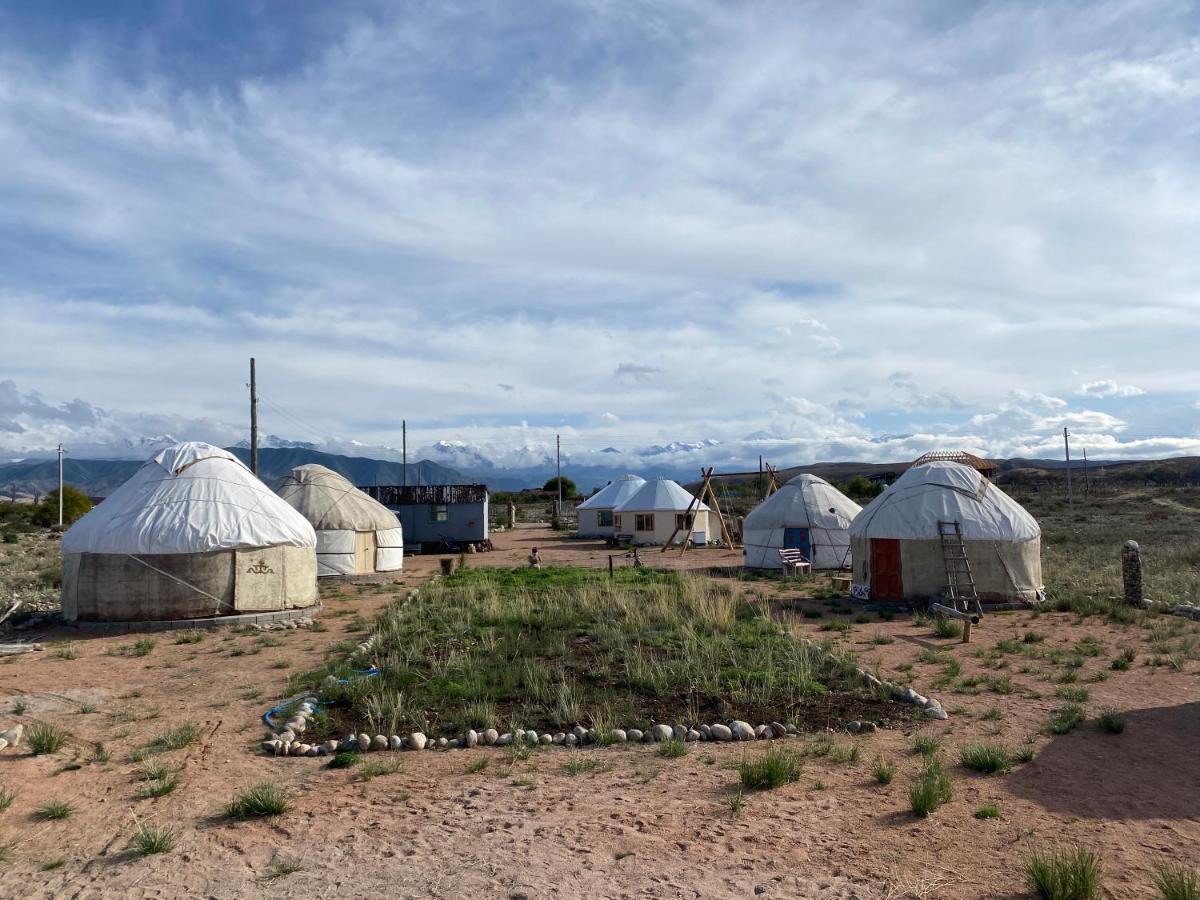 מלון Bokonbayevo Yurt Camp Sonun מראה חיצוני תמונה