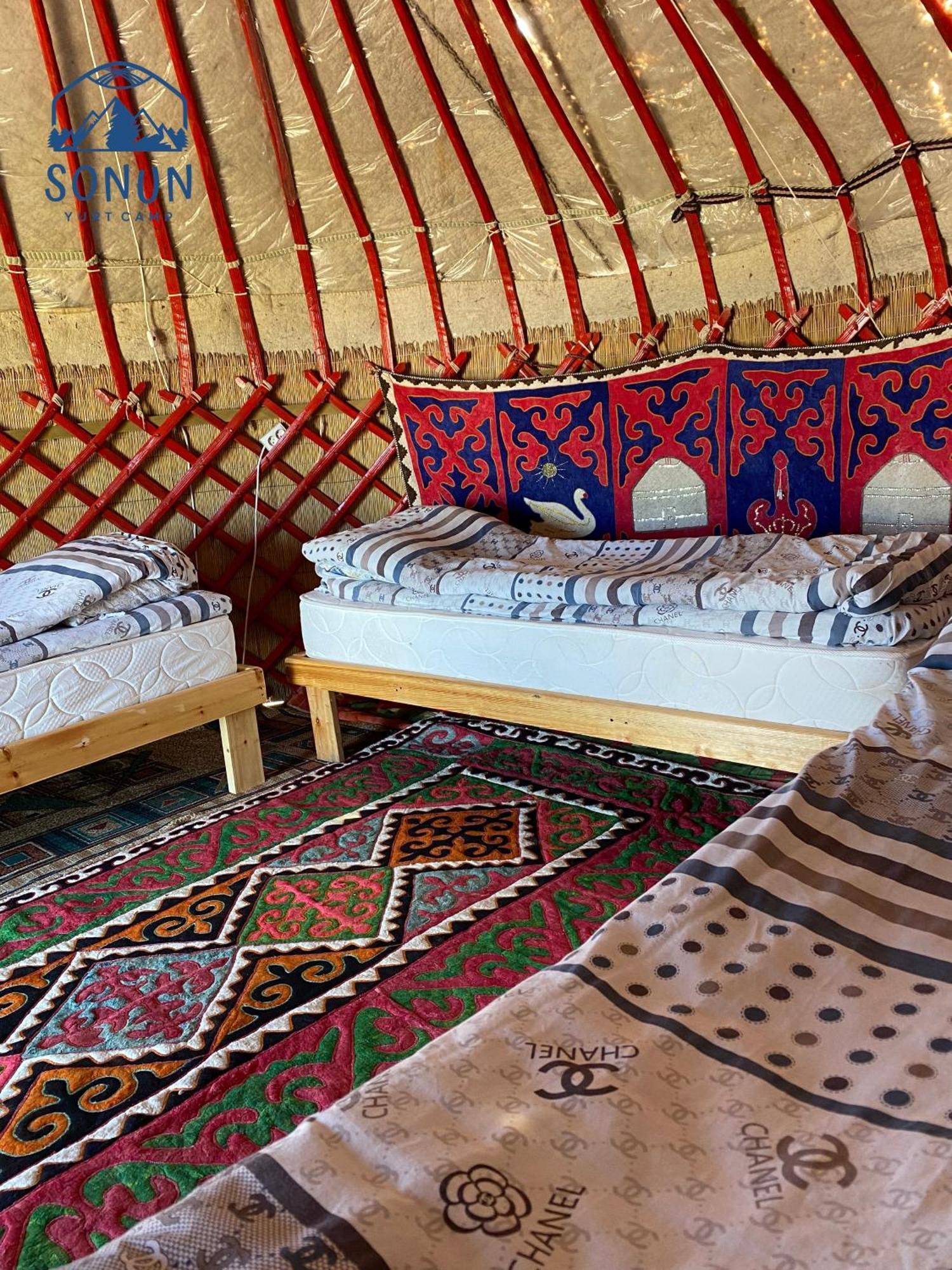 מלון Bokonbayevo Yurt Camp Sonun מראה חיצוני תמונה