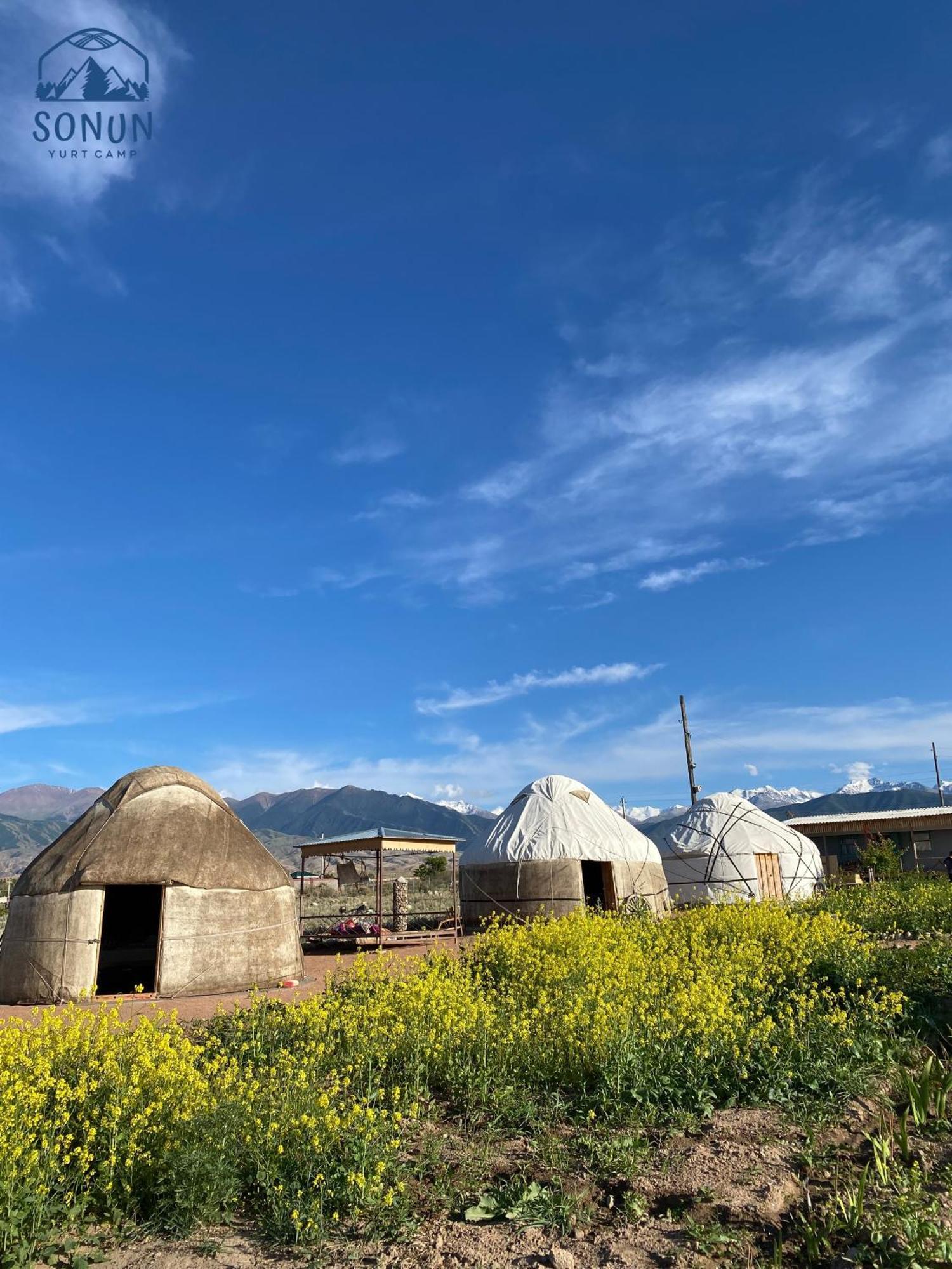 מלון Bokonbayevo Yurt Camp Sonun מראה חיצוני תמונה